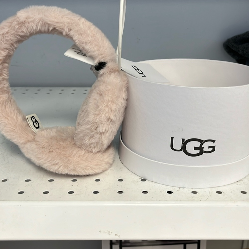 Uggs ear muff